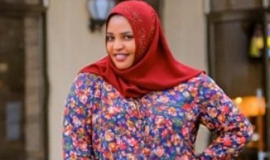 Mutoni Assia yaserutse yambaye ikanzu yerekana ikibero mu kwizihiza isabukuru ya filimi 'Gatarina''Video