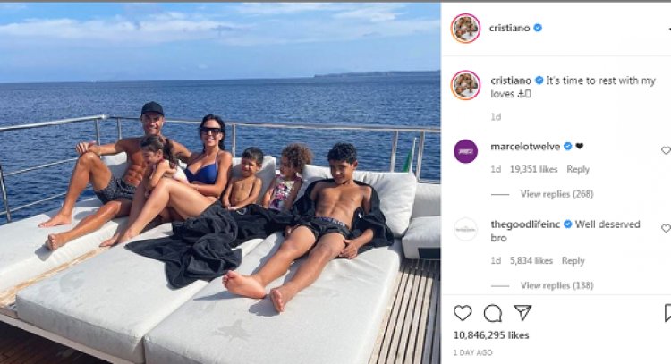 Cristiano Ronaldo ari mu biruhuko n’umuryango we-Amafoto