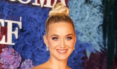 Menya tumwe mu duhigo Katy Perry yibitseho kuri YouTube yatangiye gukoresha mu 2008