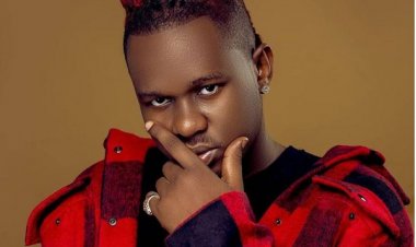 Lava lava yanyomoje amakuru avuga ko ari mu muryango usohoka muri WCB Record Label