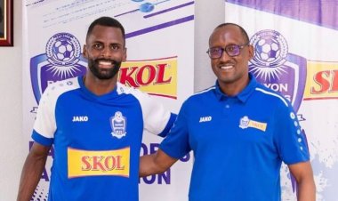 Rayon Sports yasinyishije umunya-Brazil