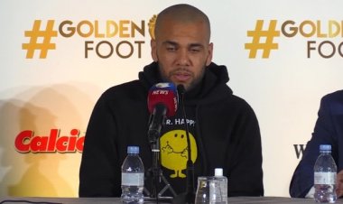 Dani Alves wakinanye na Messi hari umukinnyi yari guha Ballon d'or utari Lionel Messi