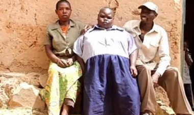 Ku myaka 10 afite ibiro 335 bisaba abasore 4 b’ibigango ngo ajyanwe kwiga