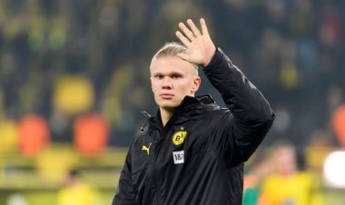Umu-agent wa Erling Haaland, Mino Raiola yavuze ku makuru ajyana uyu musore muri Manchester United