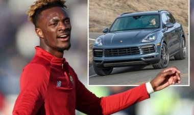 Tammy Abraham wahoze akinira Chelsea yakoze impanuka y'imodoka