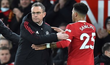 Jadon Sancho n'abamuhagarariye ntibishimiye amagambo y'umutoza Ralf Rangnick