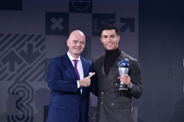 Nyuma y'igihembo kidasanzwe, Cristiano Ronaldo yavuze igihe azahagarikira gukina