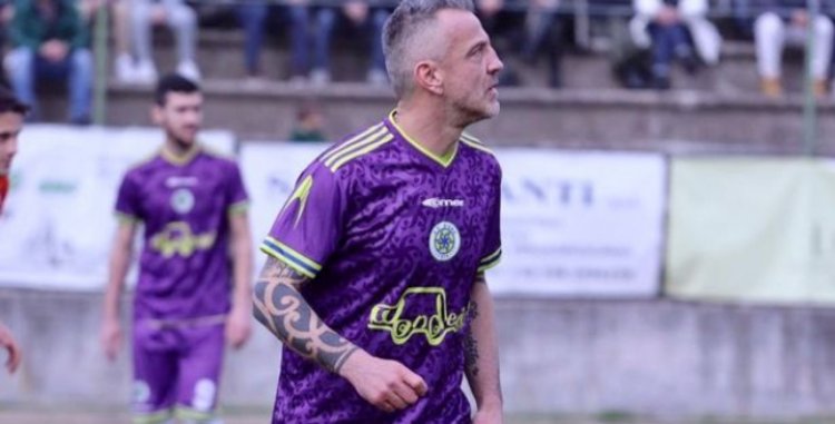 Ku myaka 46 umukinnyi yagarutse mu kibuga nyuma y'imyaka 12 ahanwe