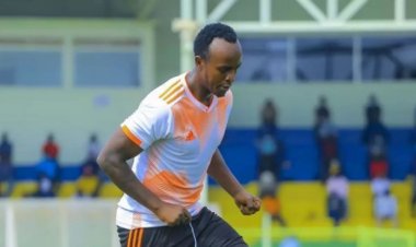 Niyonzima Olivier Seif yatangaje ukuntu Hakizimana Muhadjiri amuburabuza iyo bahuye