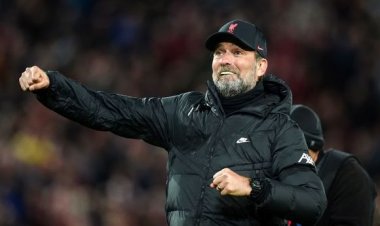 Uwatumye Jurgen Klopp yanga gutoza Manchester United niwe watumye yongera amasezerano muri Liverpool