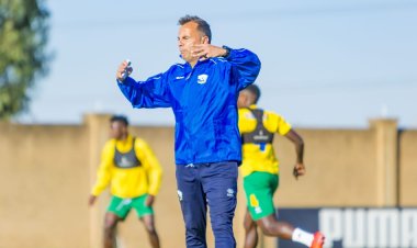 Amavubi yakoreye imyitozo ya mbere muri Afurika y'epfo ku kibuga cya Mamelodi Sundowns(AMAFOTO)