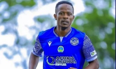 Haruna Niyonzima yahisemo kuruca akarumira aho gukomeretsa benshi