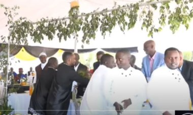 Turi Live mu Bukwe bwa Kecapu! Yarize cyane|| Bijoux Aratungurana|| Reba Video