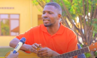 Tuvumbuye wamusore byavuzwe ko yabanaga na Clarisse Karasira|Benshi bari babizi|ibya Ghetto yIbyumba