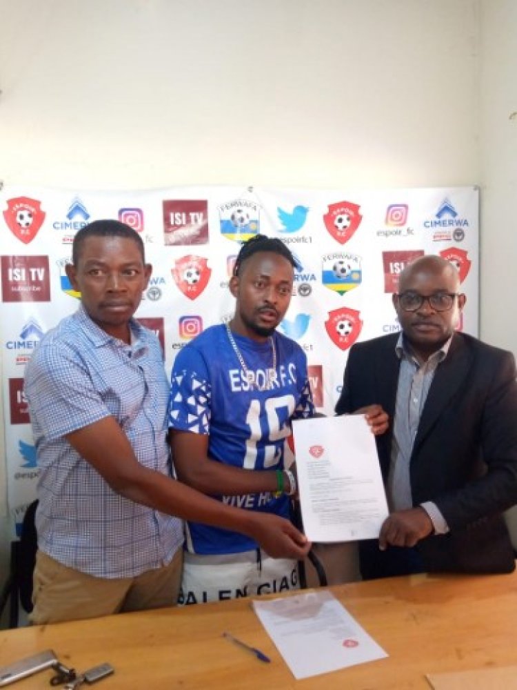Nyuma y'umutoza Espoir FC yasinyishije Issa Bigirimana