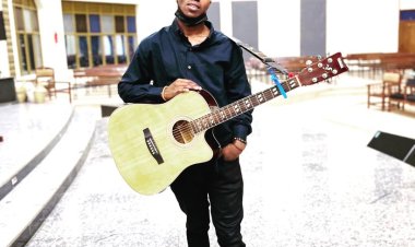 Ishimwe Ernest yashimiye Serge Iyamuremye, ateguza album iriho abaramyi benshi