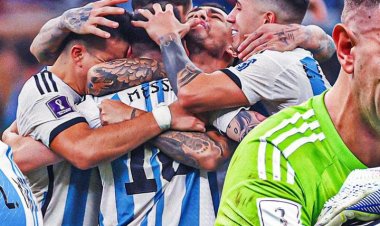 World Cup 2022:Bigeze aho rukomeye Emiliano Martinez yakuye igikombe mu menyo ya Mbappe abanya-Argentine bongera inyenyeri kuri ebyiri