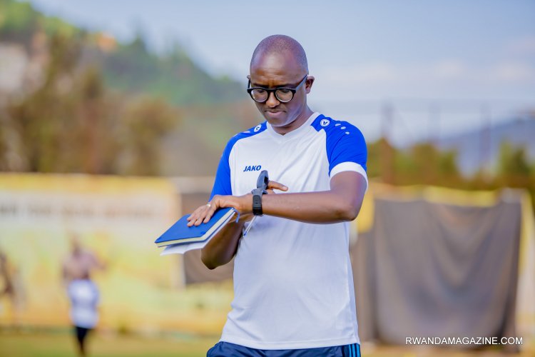 Haringingo Francis wakubitiwe i Rubavu yabyegetse ku misifurire agaragaza ubwoba ku mukino wa APR FC