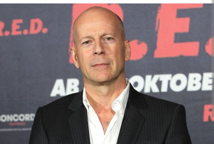 Umukinnyi wa filime  Bruce Willis ararembye