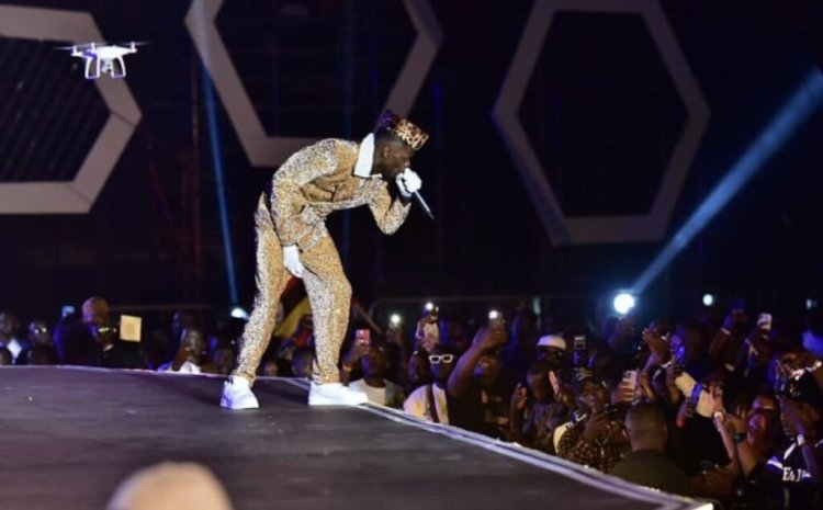 Jose Chameleone yandikiye amateka aho Diamond yiyambarije abapfumu