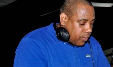 Umuhanzi yaguye ku rubyiniro ahita yitaba Imana