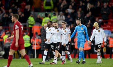 Erik Ten Hag yahaye abakinnyi be igihano gitangaje nyuma yo kwandagazwa na Liverpool