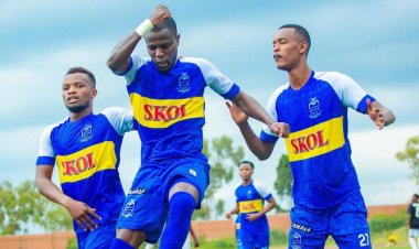 Rayon Sports ntiyumvikana na FERWAFA ku isubikwa ry'umukino wayo na Intare FC