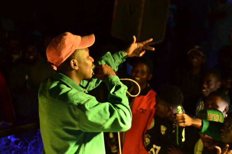 Bulldog yasobanuye amananiza yavuze ari mu muziki