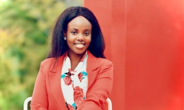 Bari kwinjirana ingoga, Mimi Martine yinjiye mu muziki