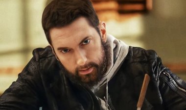 Umuraperi Eminem yongeye gukorera amateka mu bana