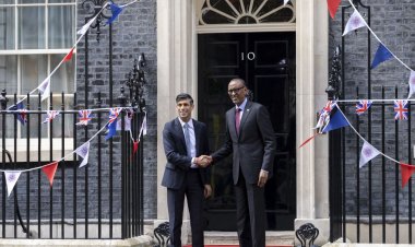 Perezida Paul Kagame yasesekaye i London