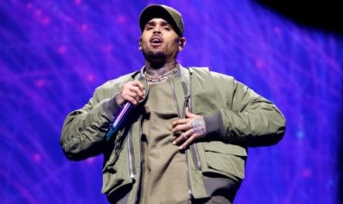 Mu Bwongereza Chris Brown arahigishwa uruhindu