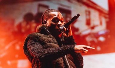 Burna Boy yajegeje umugi wa Paris