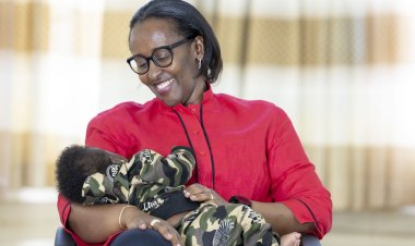Madamu Jeannette Kagame yasuye imiryango yasenyewe n'ibiza