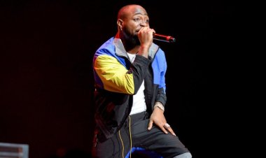 Davido yiyambitse ikamba