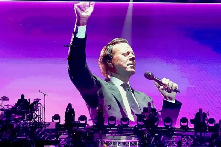 Umuhanzi Julio Iglesias bigeze aho atakibuka n'indirimbo ze
