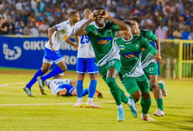 Rayon Sports iri kwiyubaka yageze kwa mukeba wayo