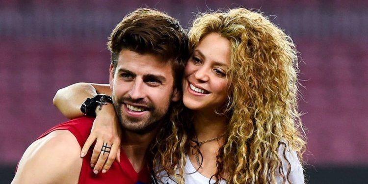 Nasabye ko indege ihagarara muri Spain ngo nsome Pique-Shakira