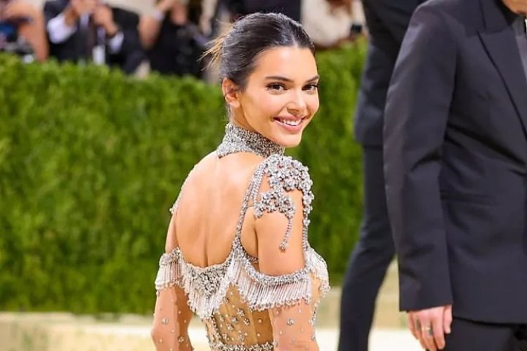 Kendall Jenner yigaramye Aba-Kardashians bamureze bakamukuza