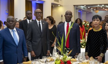 Abarimo Perezida Kagame bakiriwe na Minisitiri w'Intebe wa Trinidad and Tobago ku meza