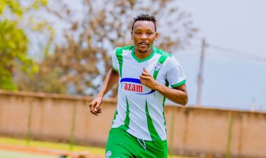 Undi myugariro wambaraga urucaca yakurikiye Serumogo muri Rayon Sports