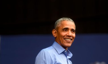 Burna Boy na Ayra Starr bari mu bahanzi bafashe neza Barack Obama