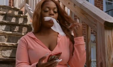 Yatangaje benshi nyuma yo gutangaza ko atunzwe no kurya impapuro z'isuku