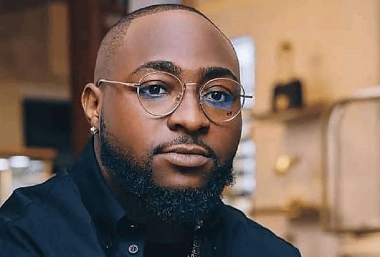 Davido ari gushimira abakunzi be bakomeje kumunambaho mu makuba