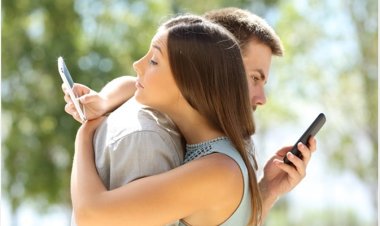 Ibimenyetso simusiga byuko wabaye imbata y'imbuga nkoranyambaga