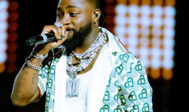 Davido yihanije bikomeye abamwise karyamyenda