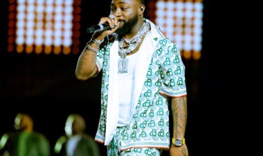 Davido ayoboje inkoni y'icyuma imbuga nkoranyambaga muri Nigeria