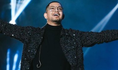 Umuhanzi w'umuramyi yashiriyemo umwuka ku rubyiniro-Video