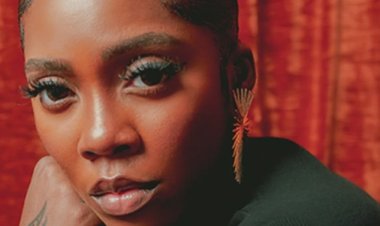 Imana imfashe! Tiwa Savage akomeje kuremba