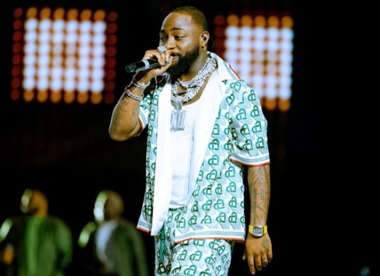 Davido ayoboje inkoni y'icyuma imbuga nkoranyambaga muri Nigeria